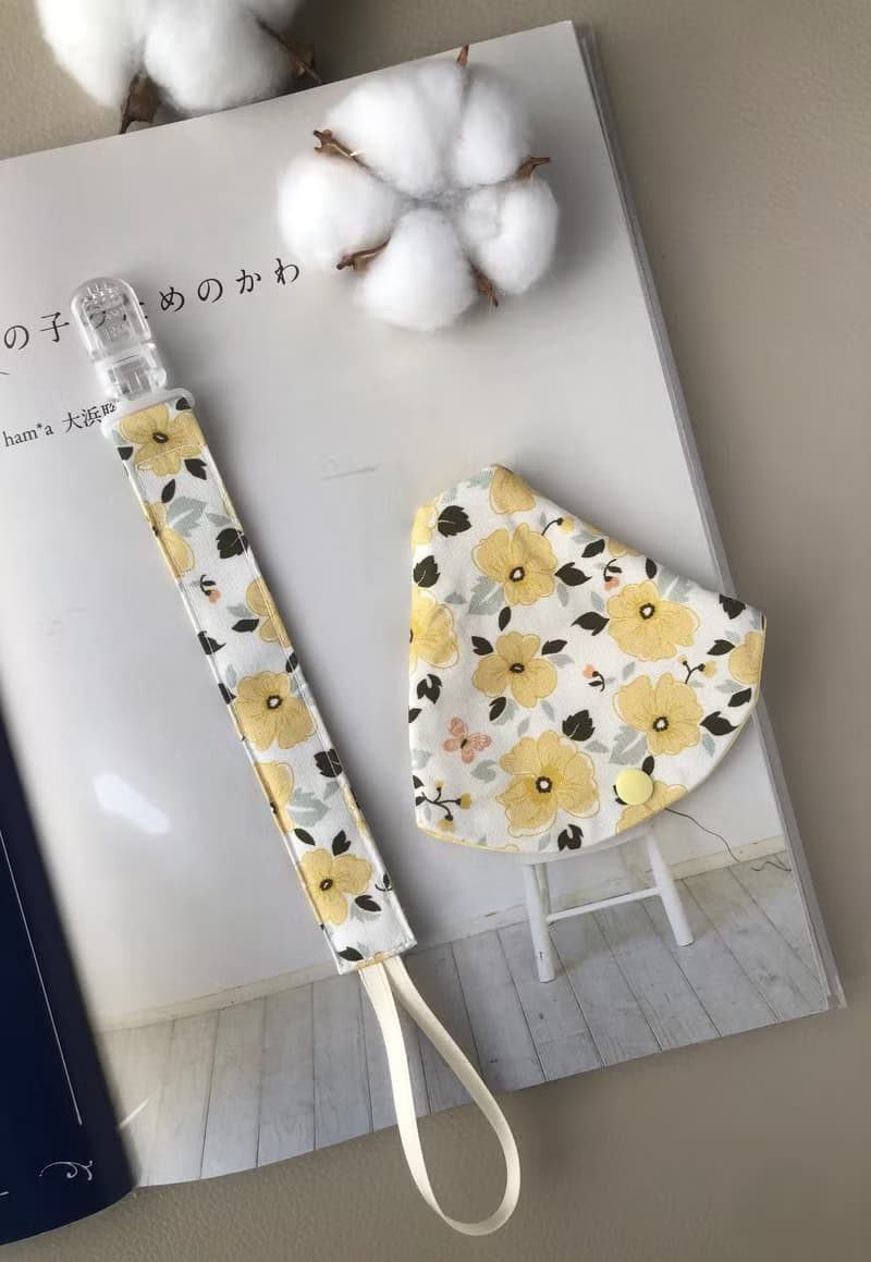 【奶嘴鏈】-蝴蝶花 純棉布 手作 玩具鏈 固齒器鏈 粉黑粉黃