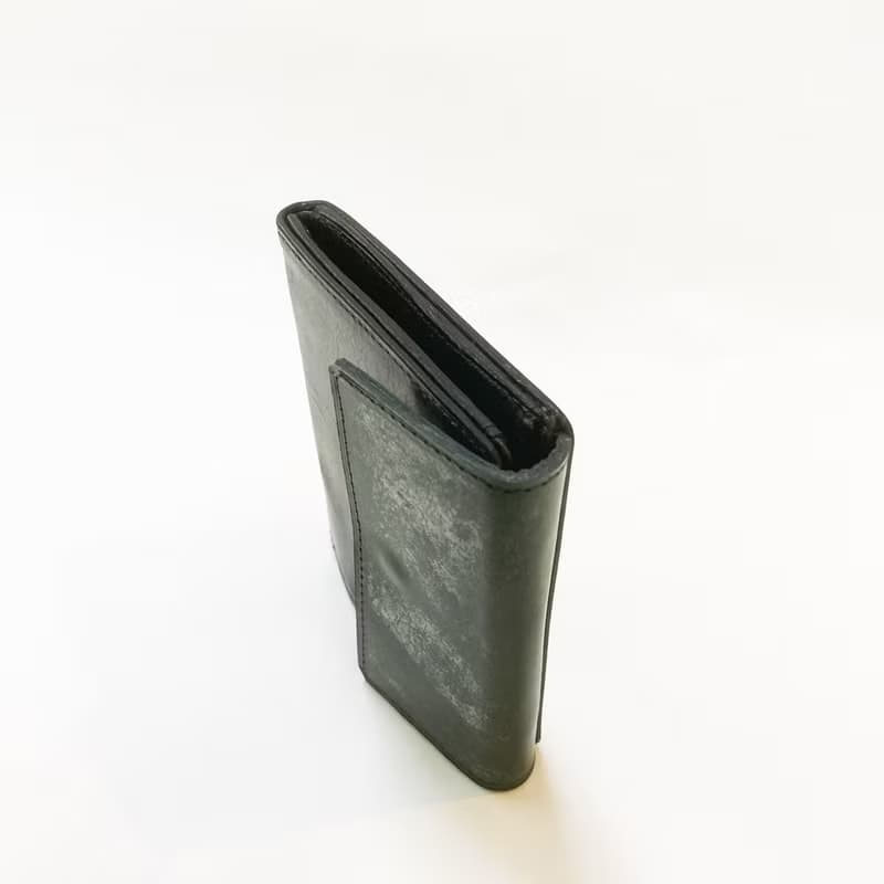 Cramy L字フラップウォレット　英国産ブライドルレザー　Green×日本産仔牛革　Black