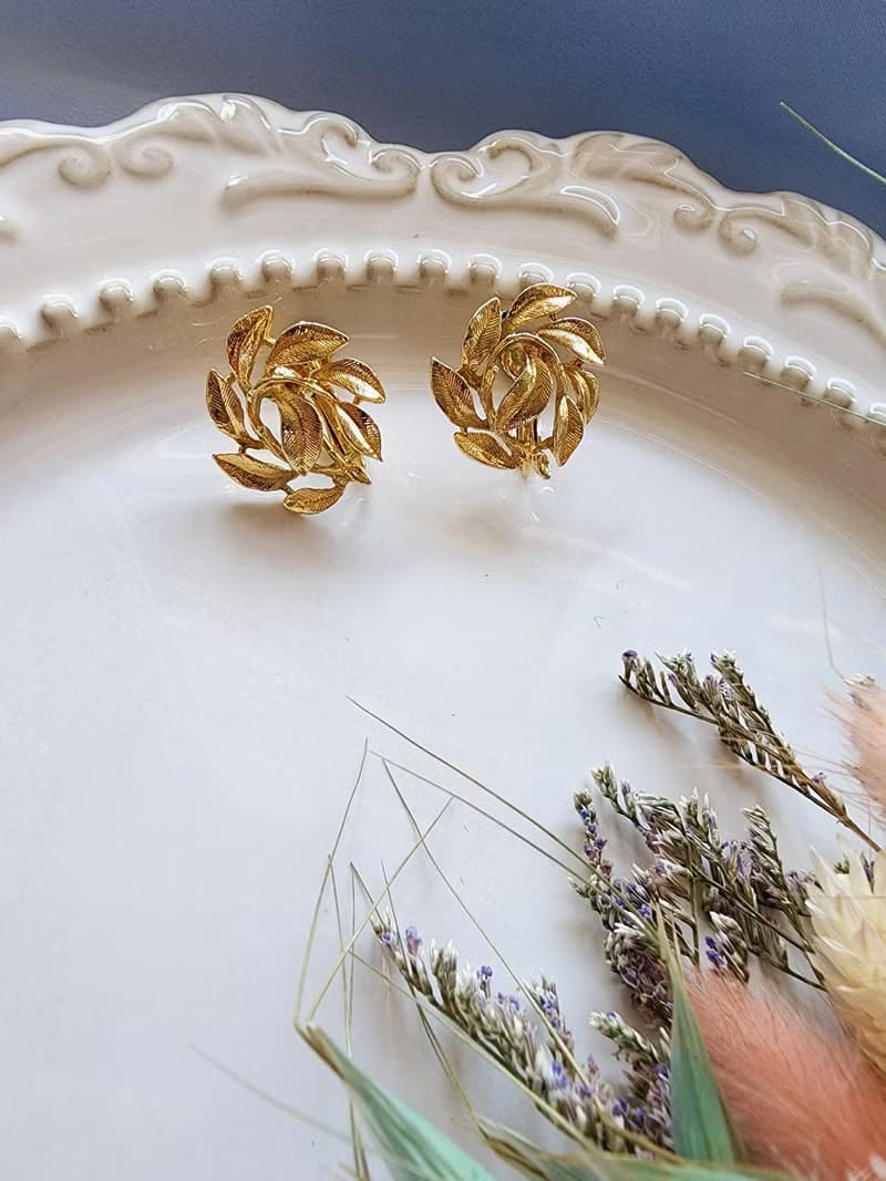 美國西洋古董飾品/ NAPIER金色旋葉團夾式耳環/復古早期首飾