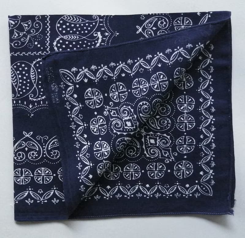Vintage Indigo Floral Blue Bandana 21 x 20 inches 50s Elephant Trunk Up Cotton