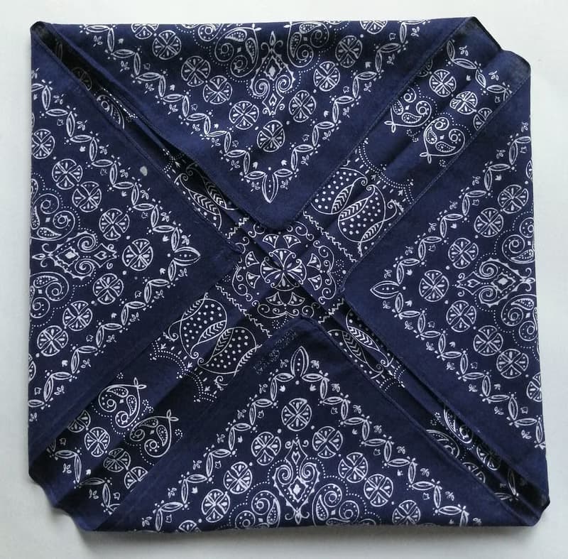 Vintage Indigo Floral Blue Bandana 21 x 20 inches 50s Elephant Trunk Up Cotton