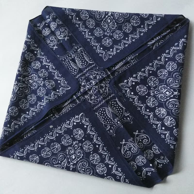Vintage Indigo Floral Blue Bandana 21 x 20 inches 50s Elephant Trunk Up Cotton