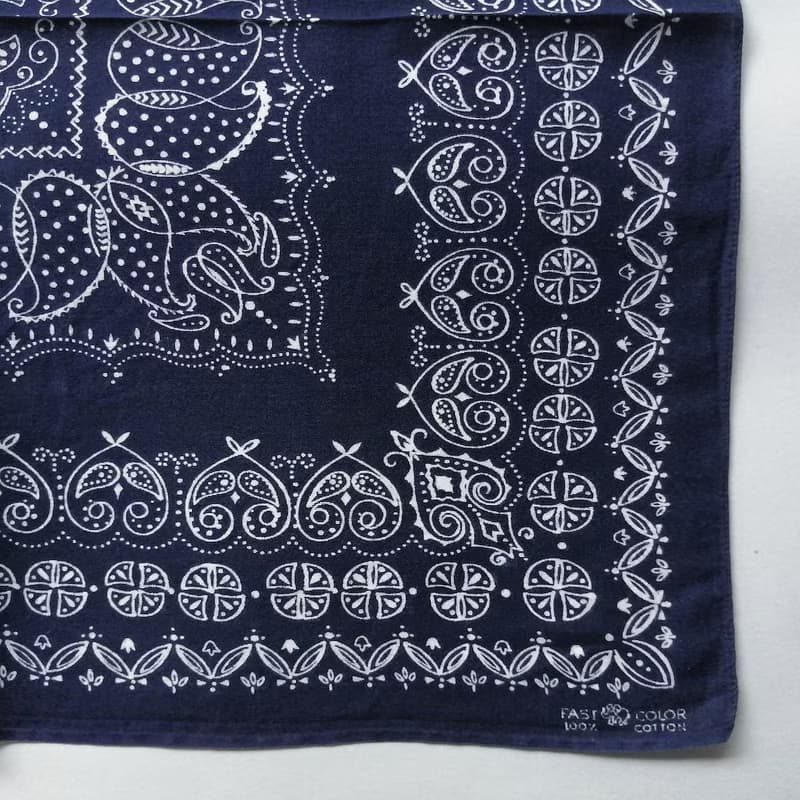 Vintage Indigo Floral Blue Bandana 21 x 20 inches 50s Elephant Trunk Up Cotton