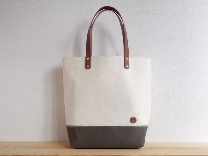 レザーハンドル 帆布A4縦長 トートバッグ 生成り×オリーブ