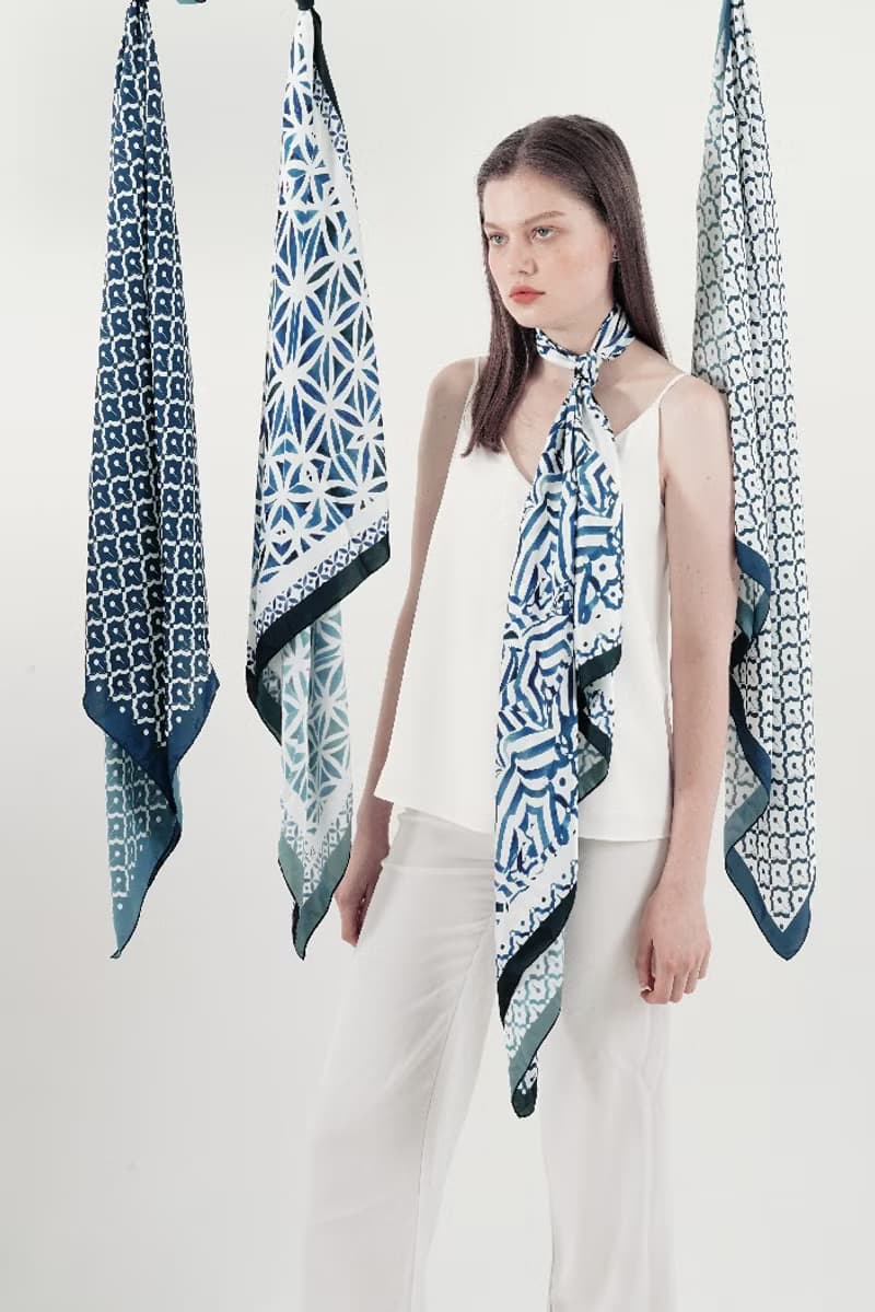 Silk satin scarf - Pineapple On White