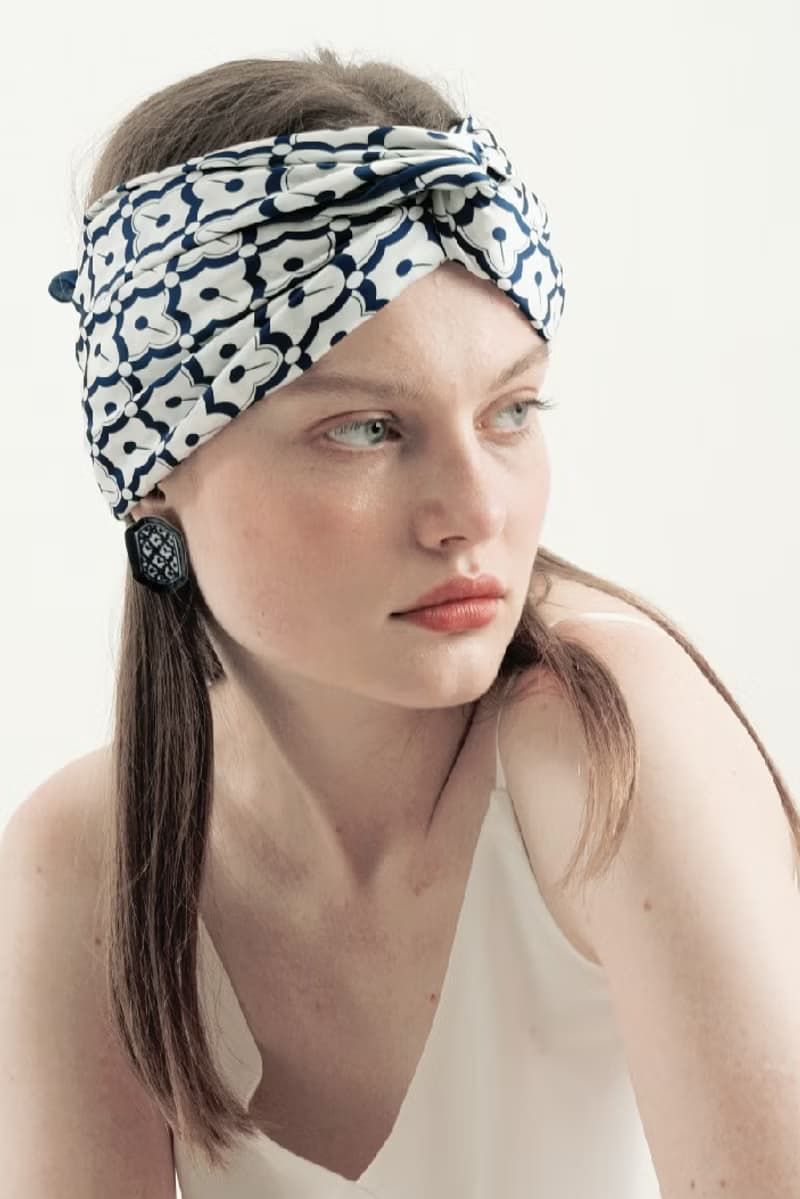 Silk satin scarf - Pineapple On White