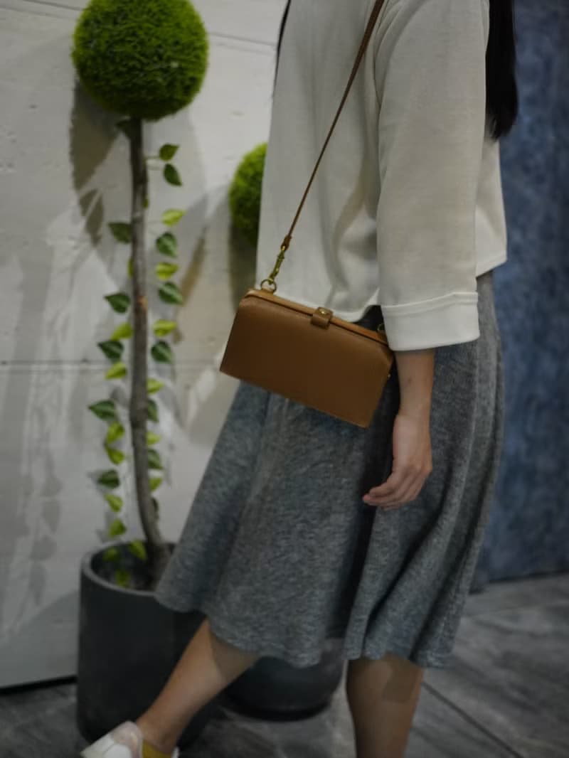 MOOS 單肩 小型 醫生包箱  16:9 thin size20 X 11 X 6.5 Gold 色