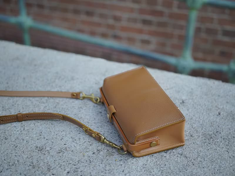 MOOS 單肩 小型 醫生包箱  16:9 thin size20 X 11 X 6.5 Gold 色