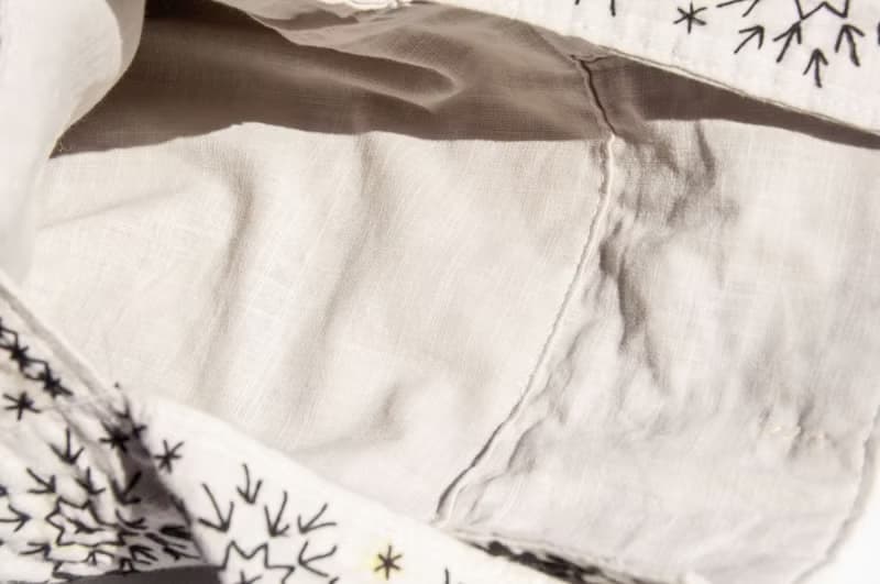 手縫純棉布斜背包 刺繡側背包 手工刺繡肩背包 手縫白色包-幾何風