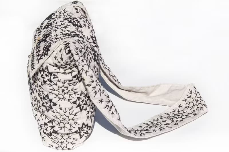 手縫純棉布斜背包 刺繡側背包 手工刺繡肩背包 手縫白色包-幾何風