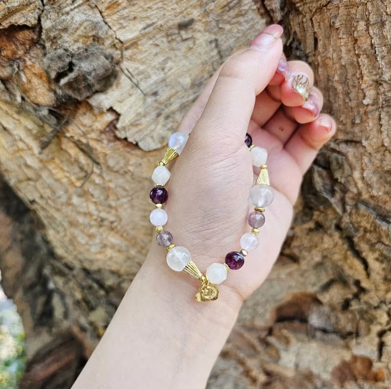 我無條件愛自己-黃銅款/紫鋰輝/紫鋰雲母/月光石/紫兔毛水晶手鍊