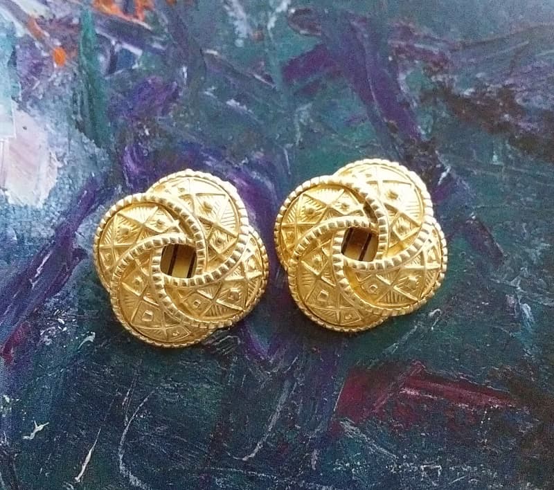 Vintage Jewelry 西洋古董飾品 啞光 經典圖紋 夾式耳環