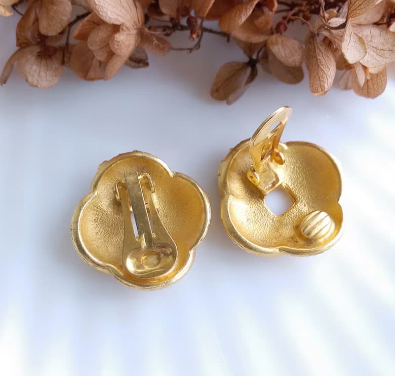 Vintage Jewelry 西洋古董飾品 啞光 經典圖紋 夾式耳環