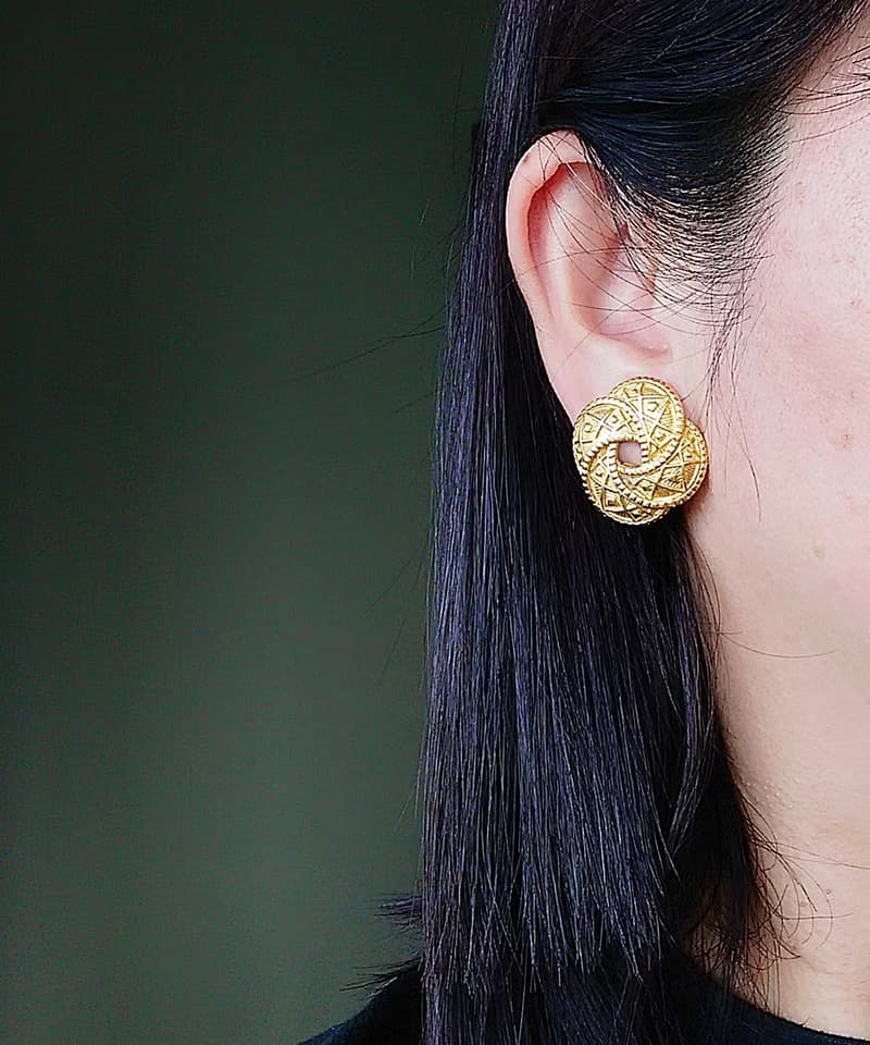 Vintage Jewelry 西洋古董飾品 啞光 經典圖紋 夾式耳環