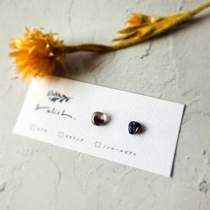 【再販】パープル 小ぶり フローライト 金継ぎ ピアス ノンホールピアス イヤリング 天然石 小さい 紫 クリア 透明 シンプル ゴールド 金 オフィス ギフト
