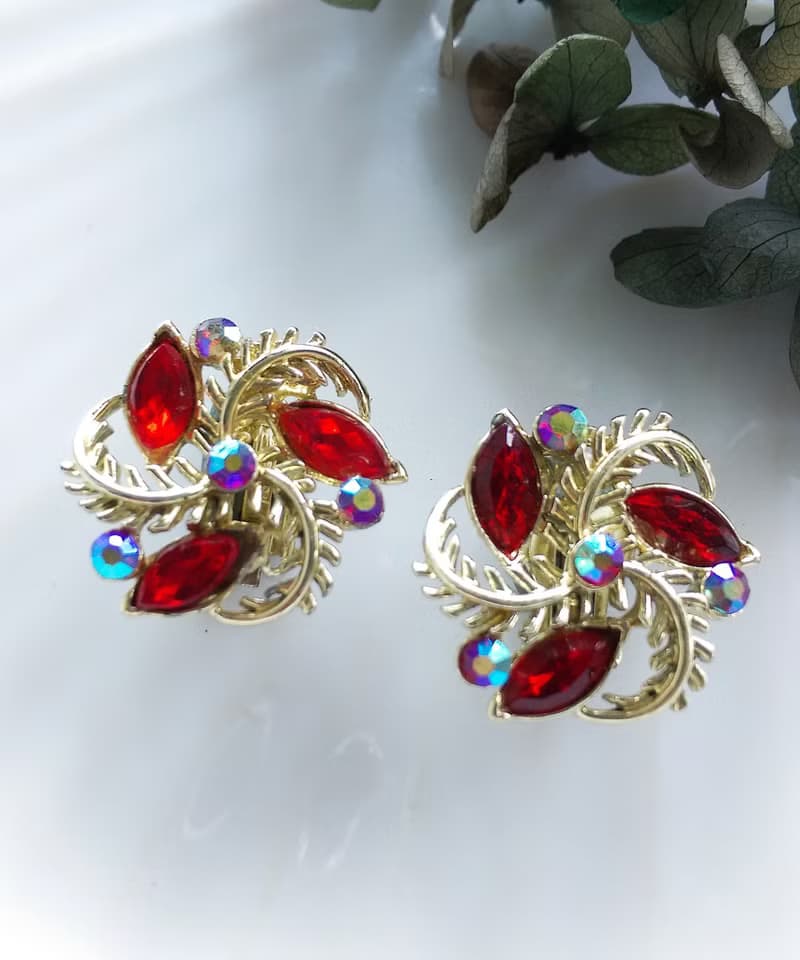 Vintage Jewelry 西洋古董飾品 STAR 紅馬眼 旋轉花 夾式耳環