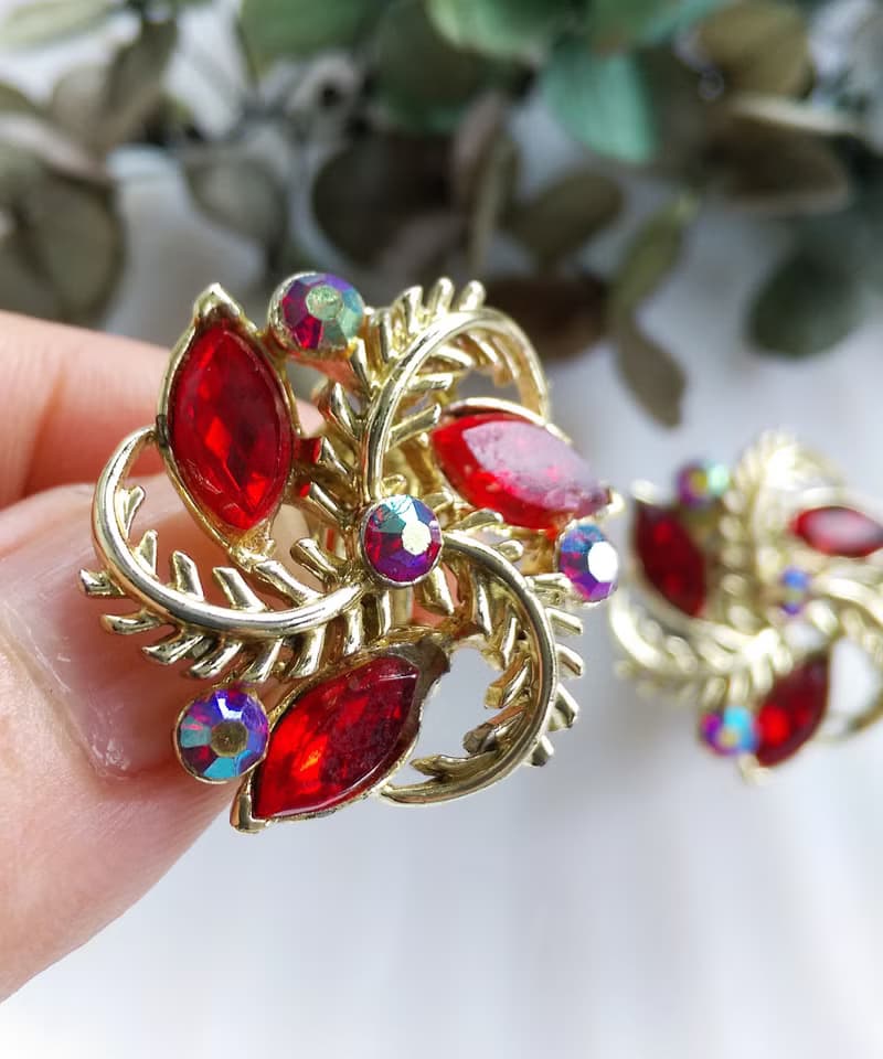 Vintage Jewelry 西洋古董飾品 STAR 紅馬眼 旋轉花 夾式耳環