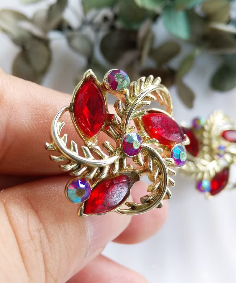 Vintage Jewelry 西洋古董飾品 STAR 紅馬眼 旋轉花 夾式耳環
