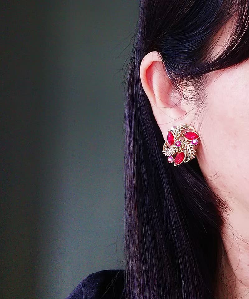 Vintage Jewelry 西洋古董飾品 STAR 紅馬眼 旋轉花 夾式耳環