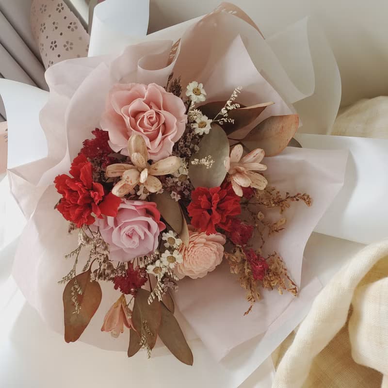 未完待續 | 永生玫瑰康乃馨 母親節 乾燥花 花束(紅粉色)-現貨