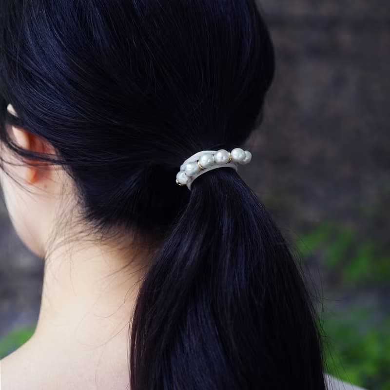 ブレスにも・選べる2色・大粒バロック真珠連なるヘアゴム　Blue/Green