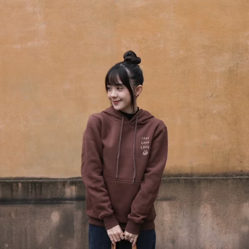 Love and Peace 可可棕 刺繡帽Tee / 前側有口袋