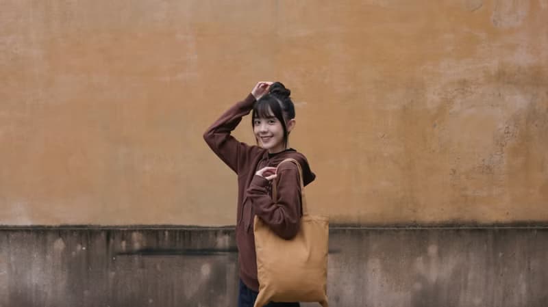 Love and Peace 可可棕 刺繡帽Tee / 前側有口袋