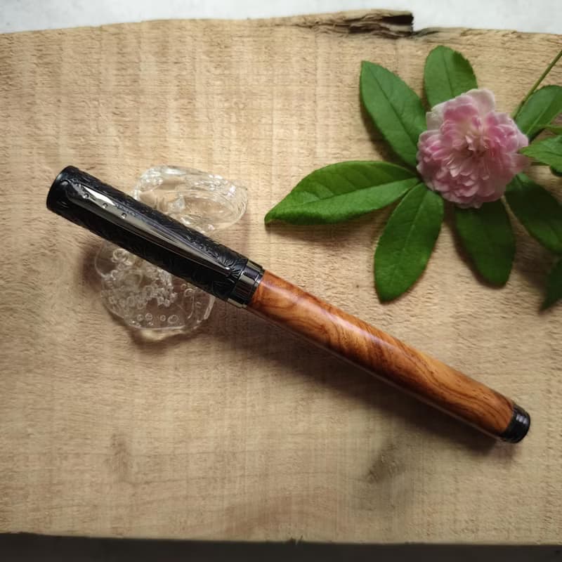 花梨木 原木 手工筆 鋼珠筆( 浮雕花款)
