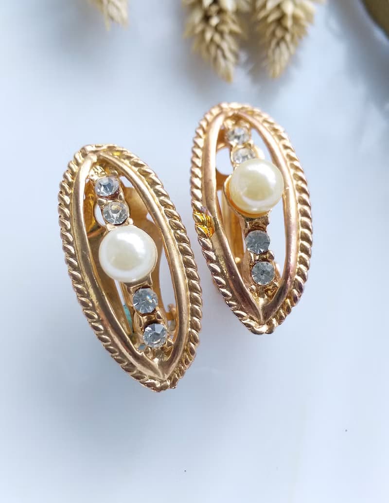 Vintage Jewelry 西洋古董飾品 優雅弧面 仿珠 夾式耳環