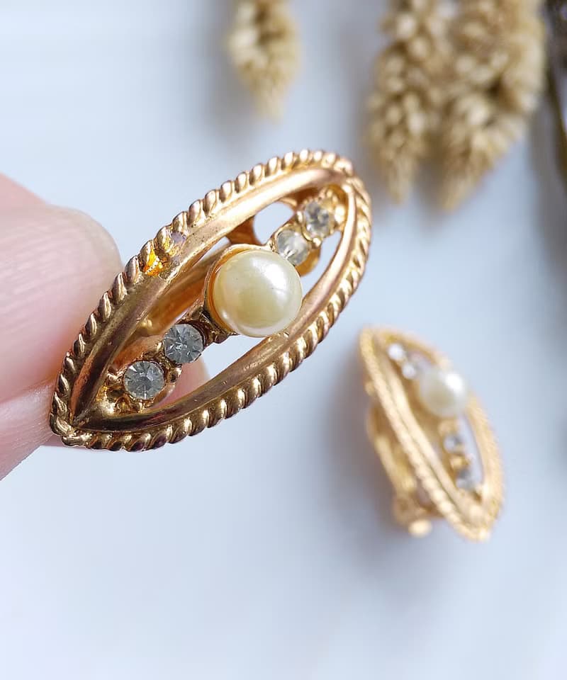 Vintage Jewelry 西洋古董飾品 優雅弧面 仿珠 夾式耳環