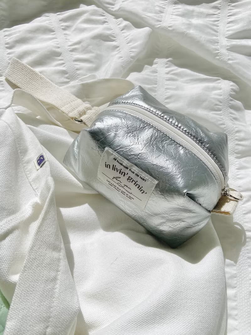 basic silver pouch M