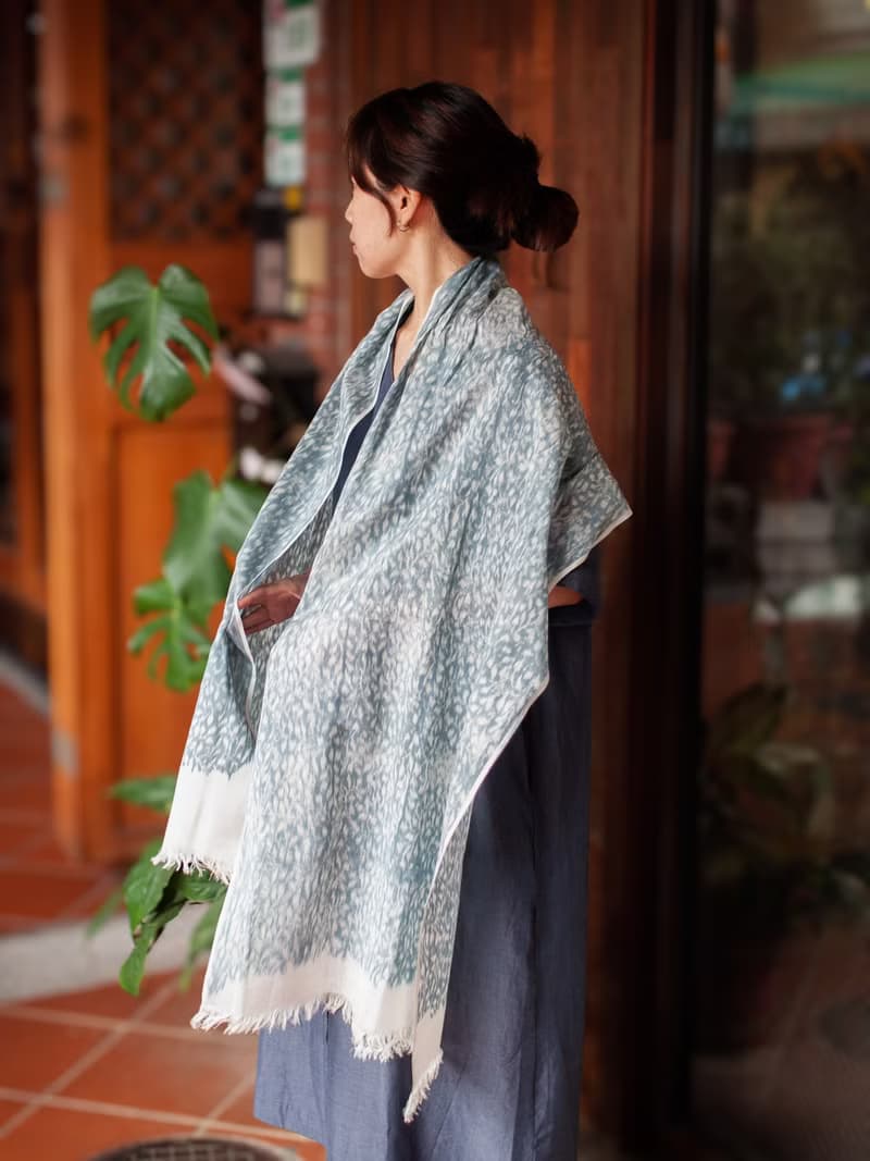 樹影絲棉披巾/圍巾_藍_公平貿易
