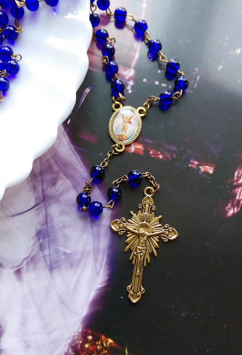 【西洋古董飾品 】義大利玫瑰念珠十字架項鍊 長鍊 深藍圓珠款
