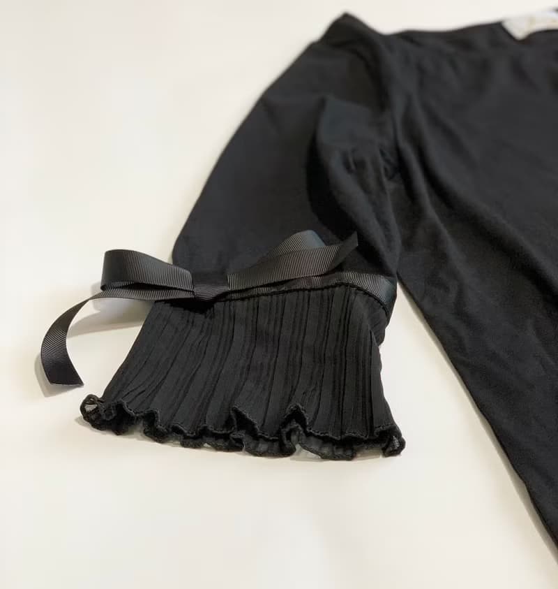 黑色袖口荷葉七分袖上衣
