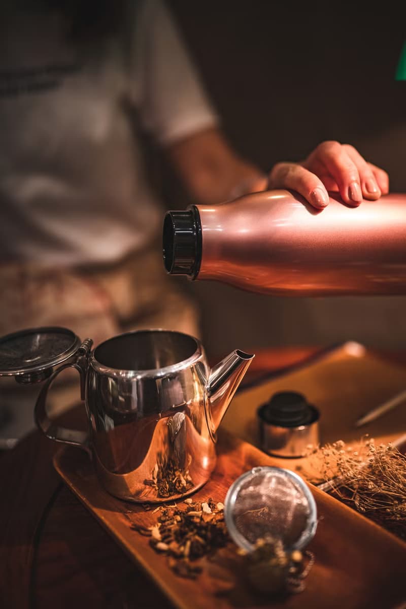 01LIV不銹鋼雙層保溫杯 500ml節日香槟金真空保溫瓶泡茶杯茶濾