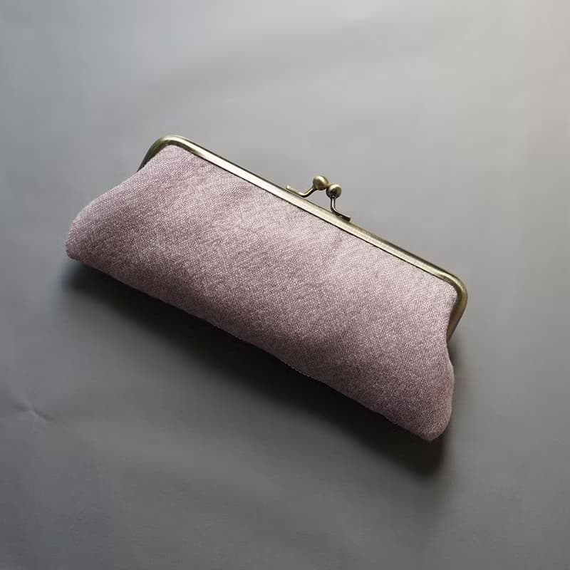 眼鏡ケースにも　ビーズ刺繍のペンケースがま口 17　さくらピンク　一点もの　送料無料　クリスマス　母の日　ギフト