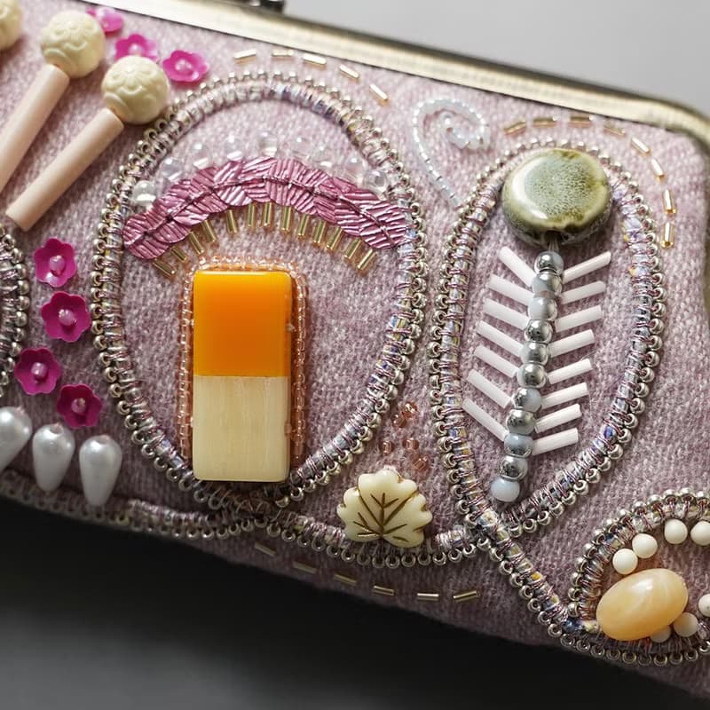 眼鏡ケースにも　ビーズ刺繍のペンケースがま口 17　さくらピンク　一点もの　送料無料　クリスマス　母の日　ギフト