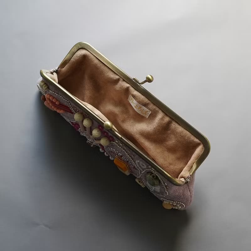 眼鏡ケースにも　ビーズ刺繍のペンケースがま口 17　さくらピンク　一点もの　送料無料　クリスマス　母の日　ギフト