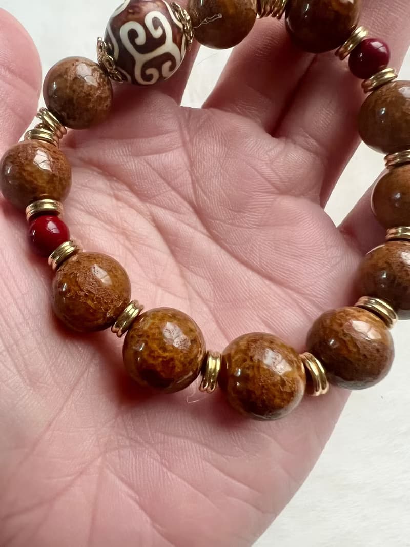 稀有新疆和田玉夾層料瑪瑙如意手串/玉肉帶皮層/收藏/特色少見