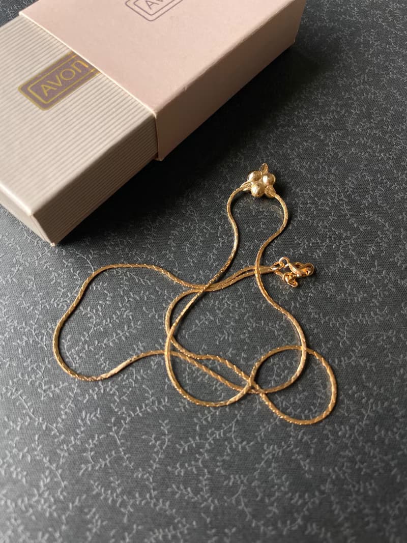 老又好古董珠寶Avon 1985 金色粉紅小雪花萊茵石項鍊  N120