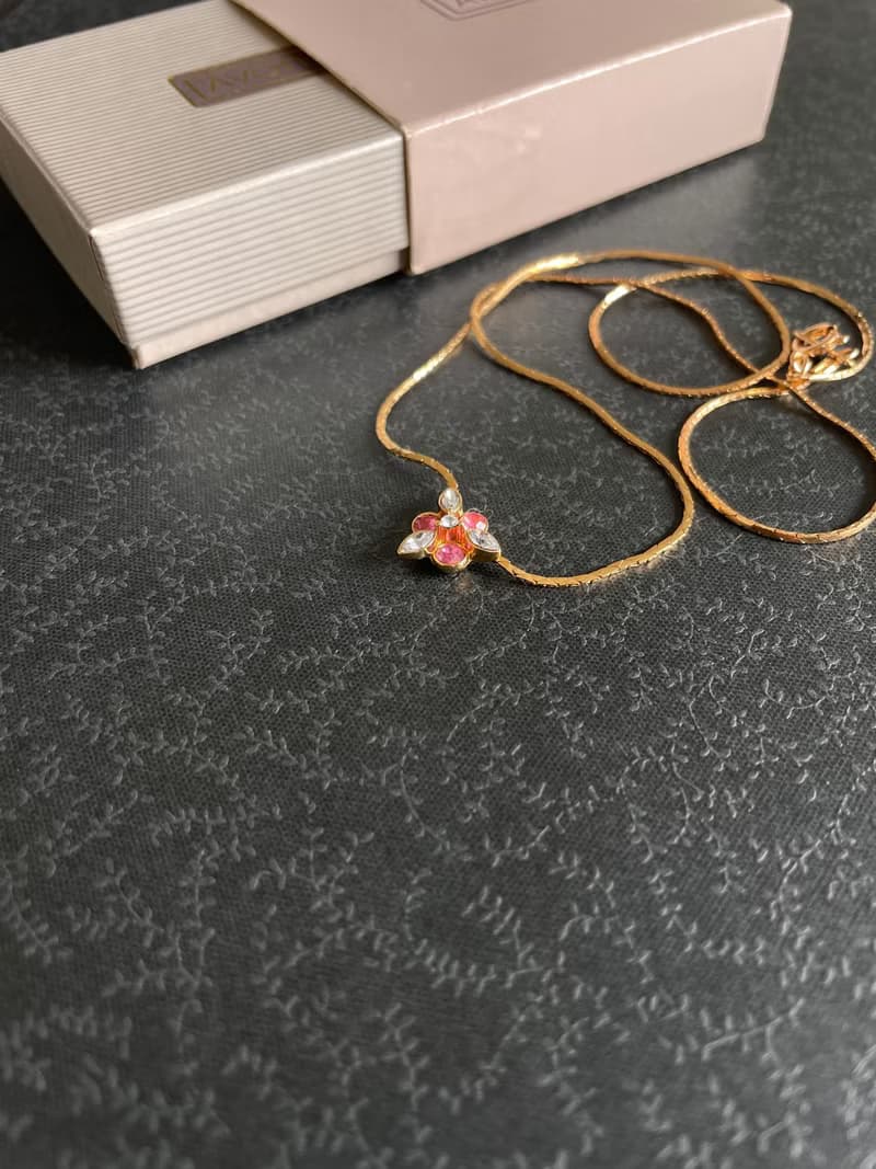老又好古董珠寶Avon 1985 金色粉紅小雪花萊茵石項鍊  N120