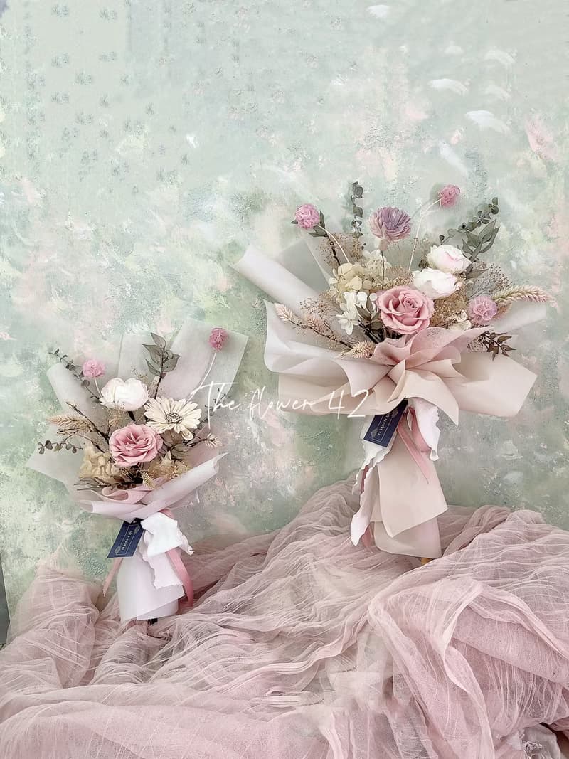 /The flower42/奶茶粉永生花花束中