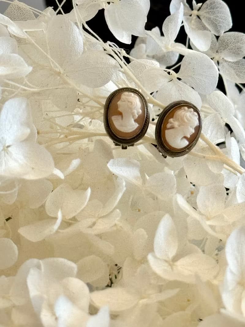 40351-絕美法國古董CAMEO 浮雕瑪瑙夾式耳環一對900純銀臺
