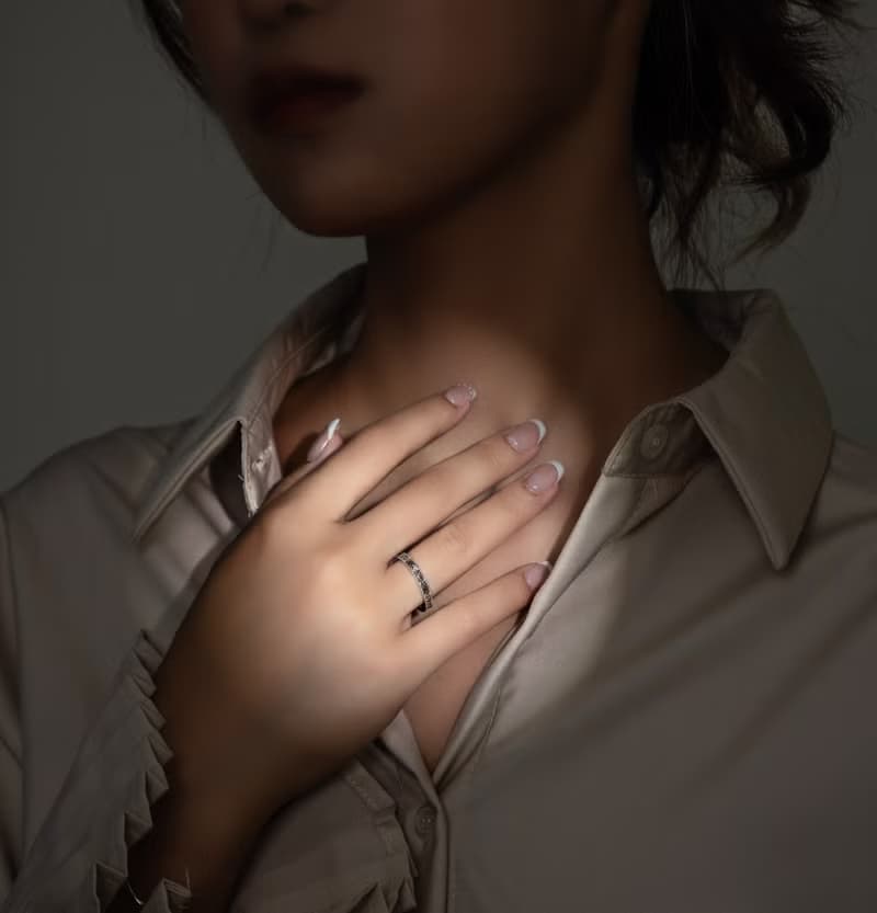 一眼瞬間。古典雕花純銀戒指 | 復古風。浮華感輕珠寶
