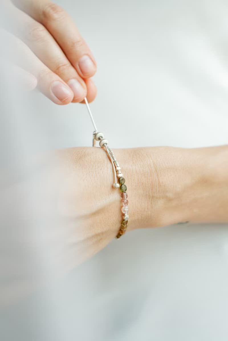 ROSE GARDEN: Tourmaline and silver beads bracelet (B0098)