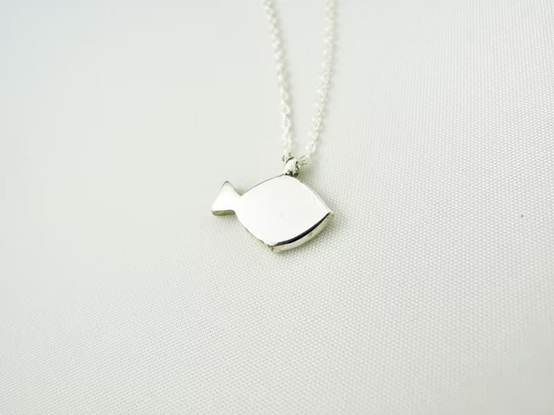 純銀小魚 <湛藍裡的一條魚> 項鍊/鎖骨鍊/禮物/紀念日/情人節