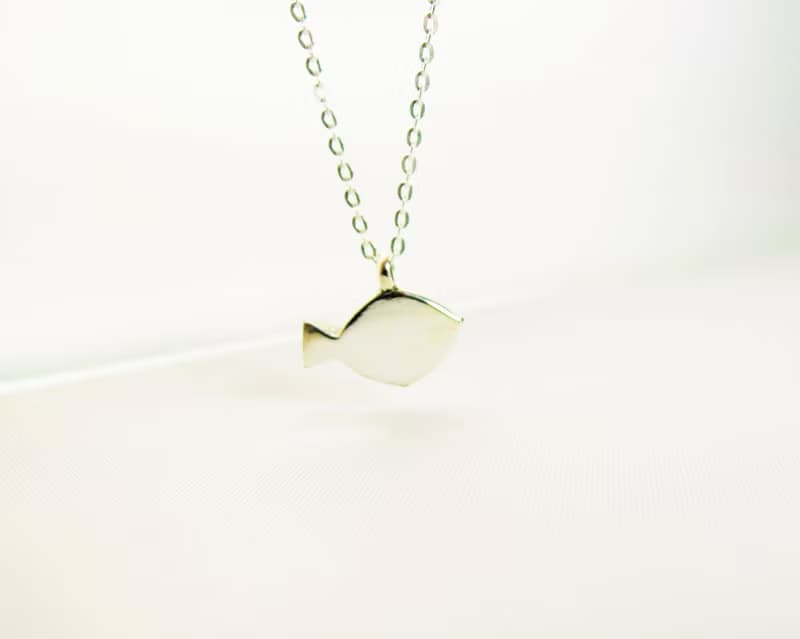 純銀小魚 <湛藍裡的一條魚> 項鍊/鎖骨鍊/禮物/紀念日/情人節