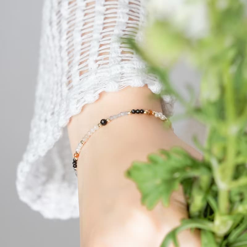 事業 x 黑瑪瑙 太陽石 尖晶石 珍珠【接骨木莓 • 默默守護】手鍊