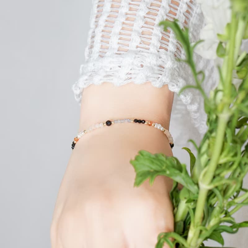 事業 x 黑瑪瑙 太陽石 尖晶石 珍珠【接骨木莓 • 默默守護】手鍊