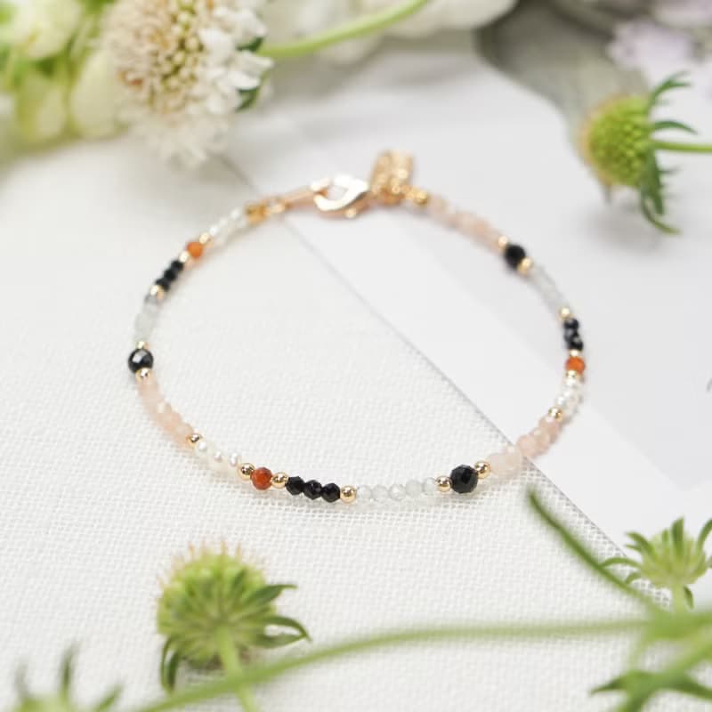 事業 x 黑瑪瑙 太陽石 尖晶石 珍珠【接骨木莓 • 默默守護】手鍊